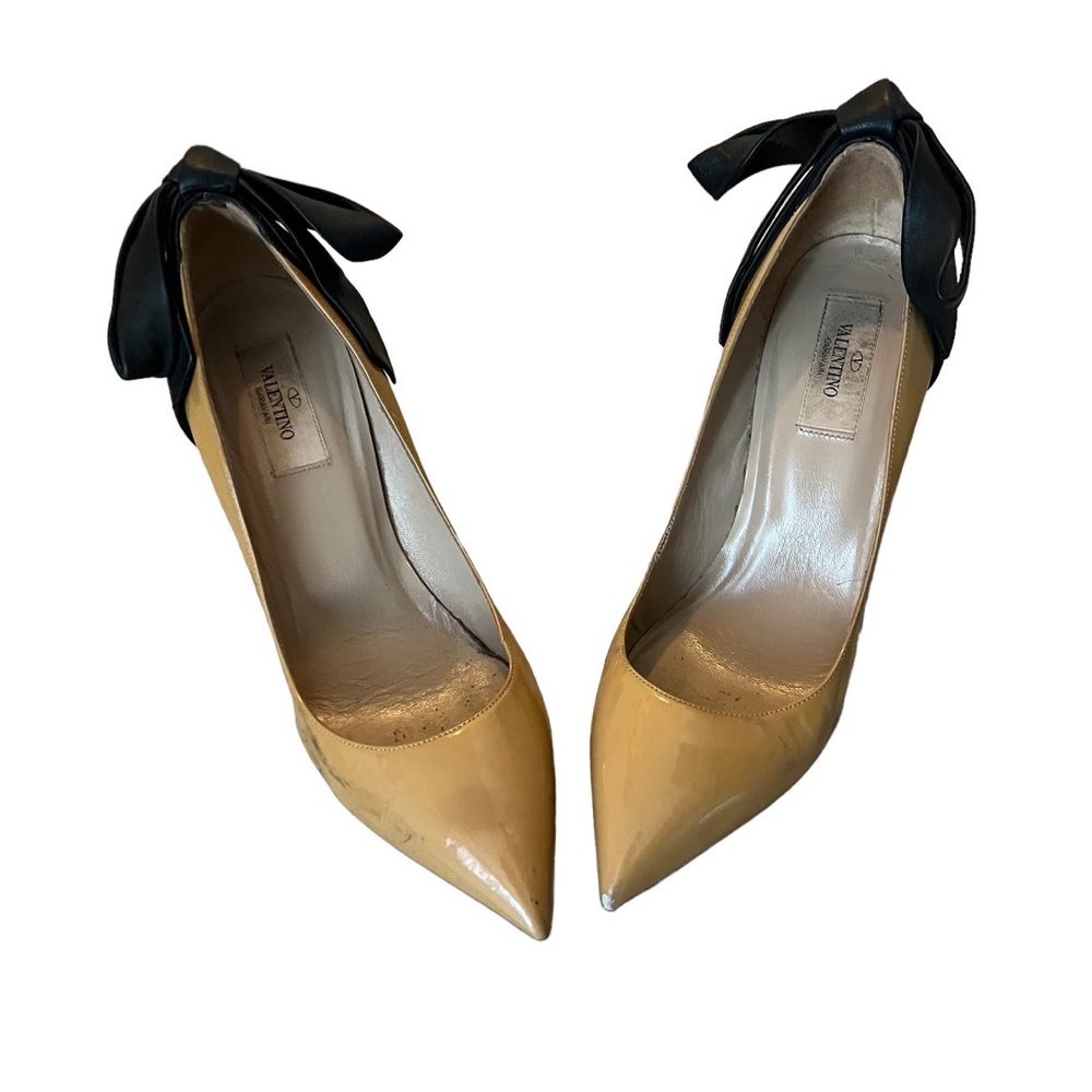 Valentino Tan Pumps with black bow 38.5 used good condition